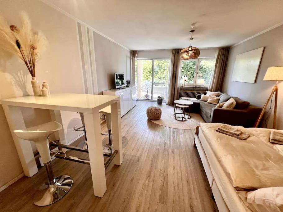 Stylish Studio Apartment With Beautiful Balcony Ingolstadt Exterior foto