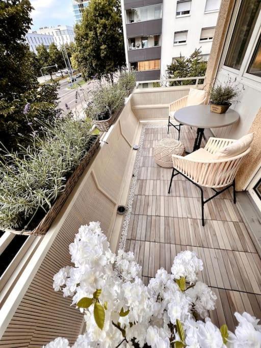 Stylish Studio Apartment With Beautiful Balcony Ingolstadt Exterior foto